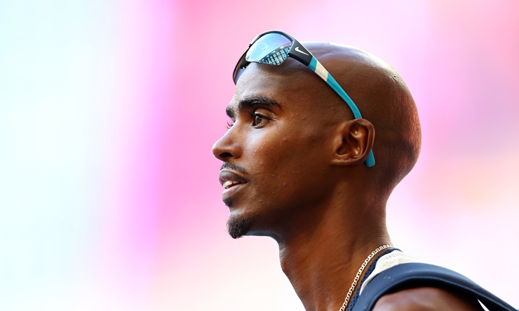 Great Britain's Mo Farah has waded in with an uppercut after engaging in an argument on Twitter with