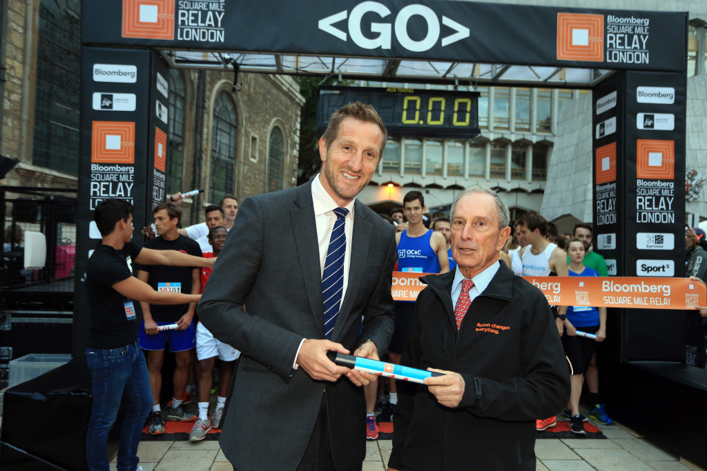 LONDON, ENGLAND - SEPTEMBER 17: <> during the Bloomberg Square Mile Relay on September 17, 2015 in London, England. (Photo by Stephen Pond/Getty Images) *** Local Caption *** Michael Bloomberg and Will Greenwood MBE on the start line