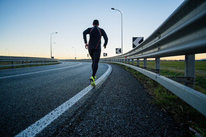 44 Thoughts Every Runner Has Before An Evening Run